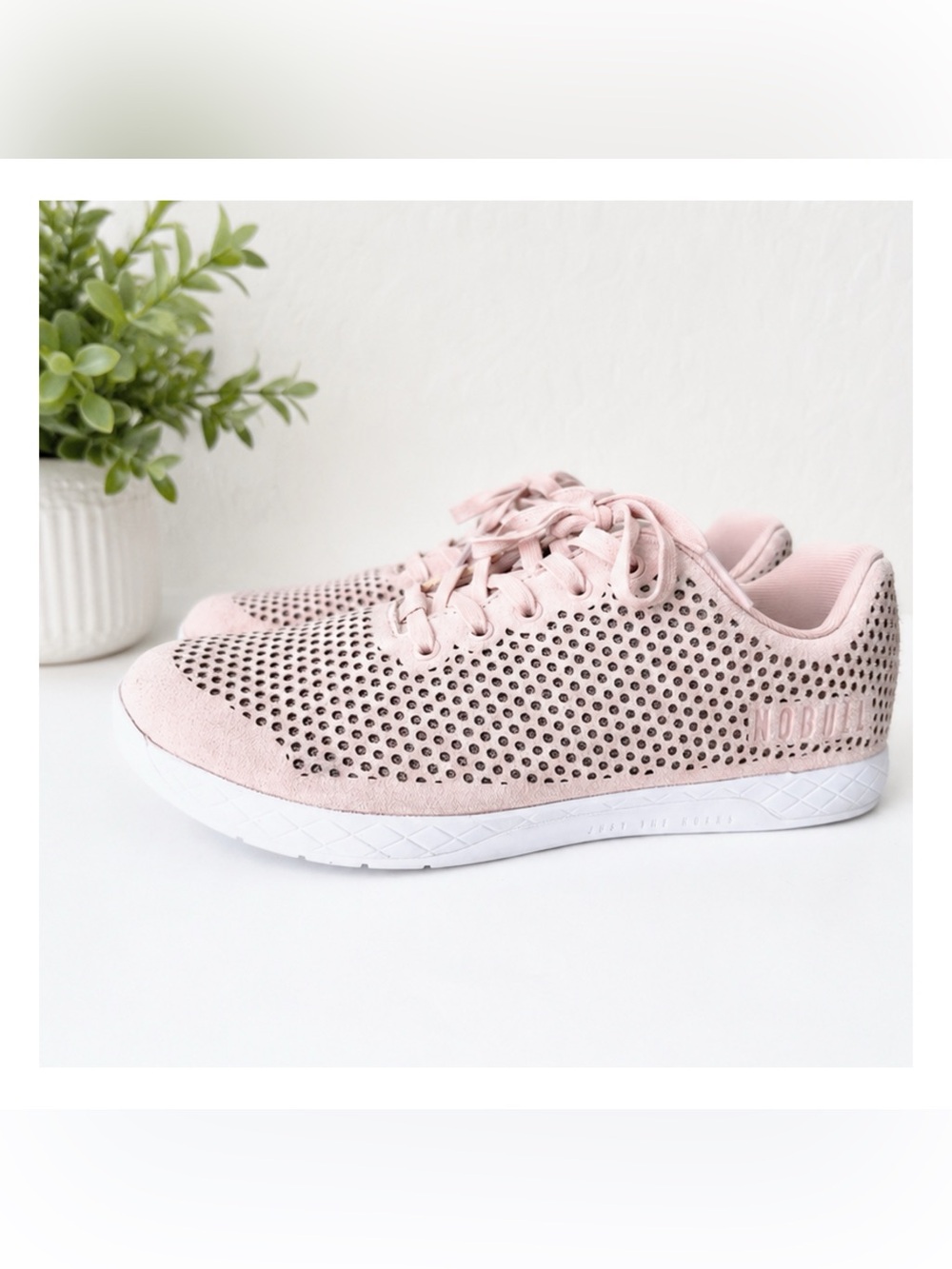 Nobull Suede Trainer sneakers Low Light Pink/White mens 12.5